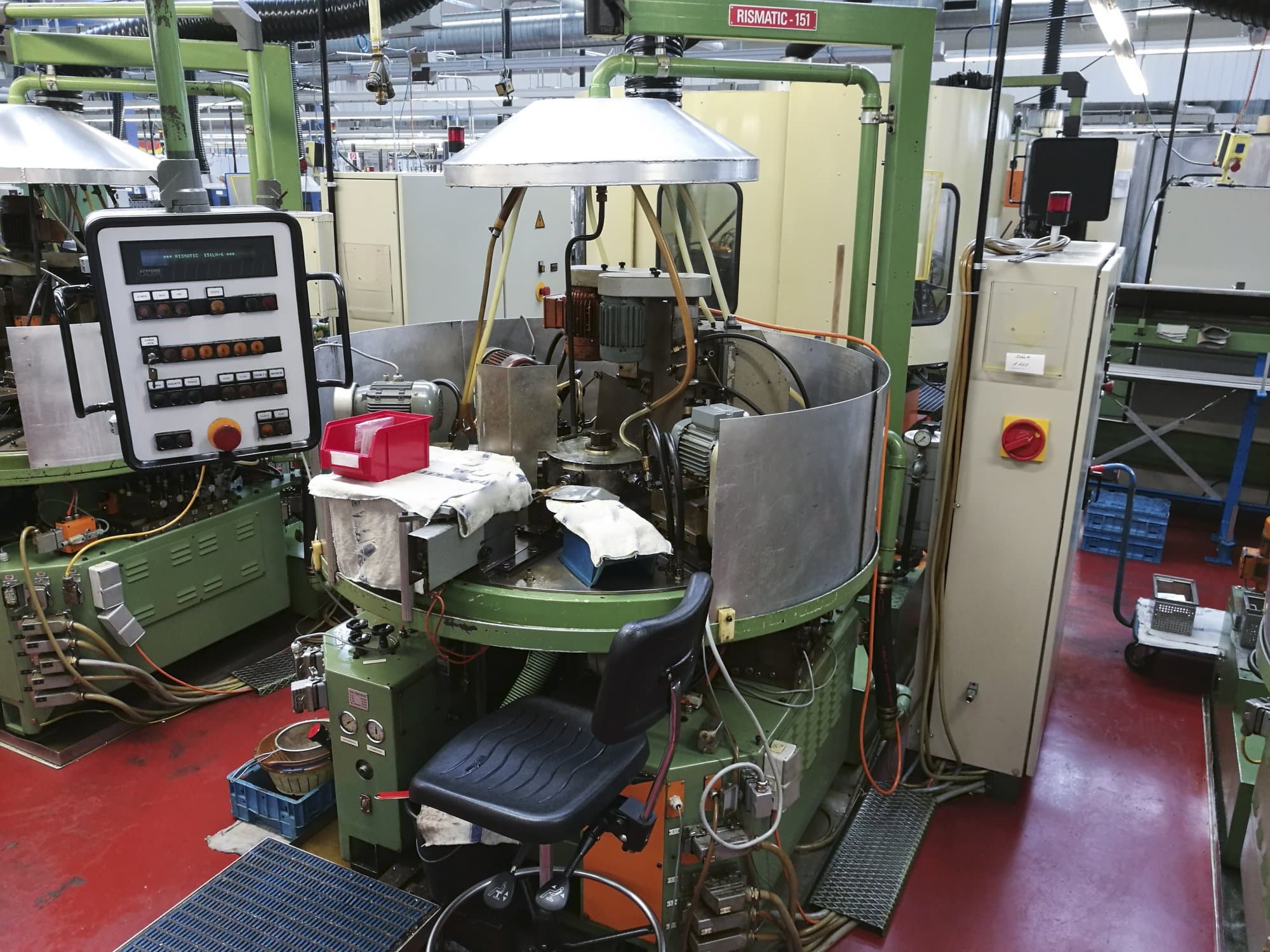 Vista derecha de la máquina RIS-INGOLD Rismatic 151LN-6