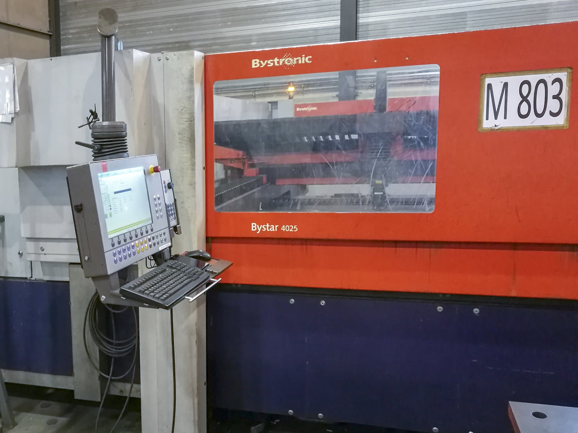 Vista frontal de la máquina Bystronic Bystar 4025 NT 80