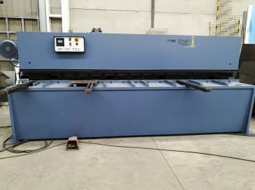 Vista frontal de la máquina Loire Safe CHP 6/31