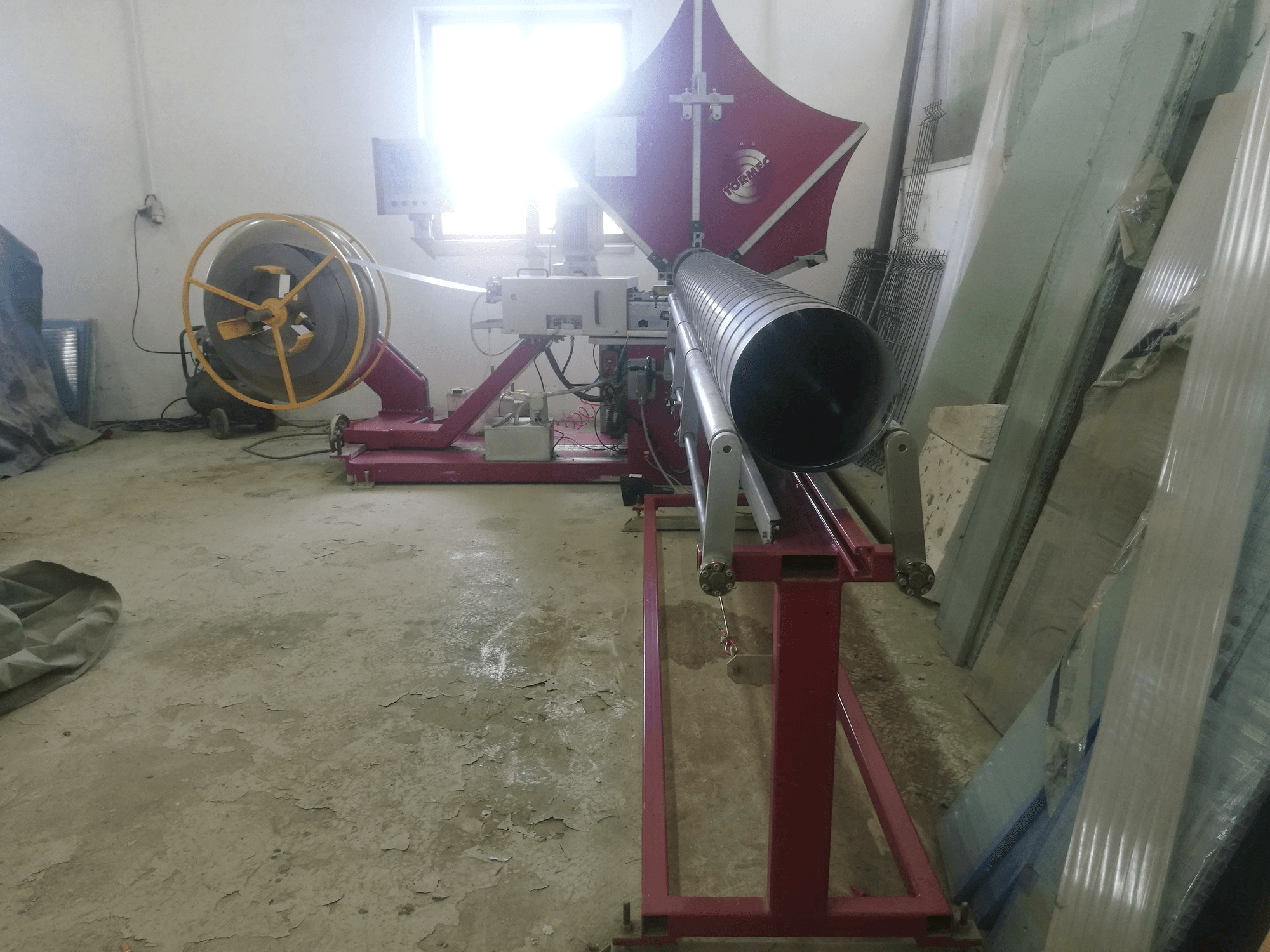 Front view of Tormec Tubo-S machine