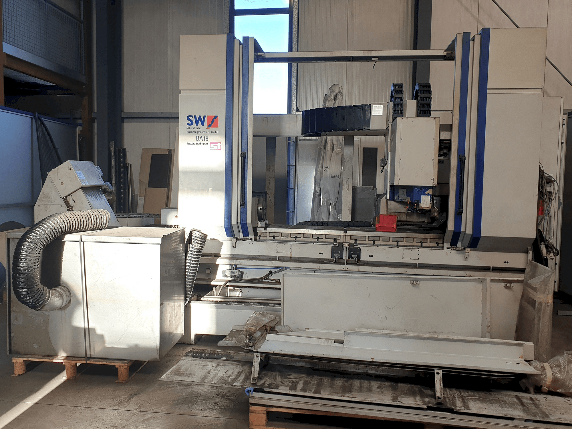 Front view of Schwäbische Werkzeugmaschinen BA 18 Machine