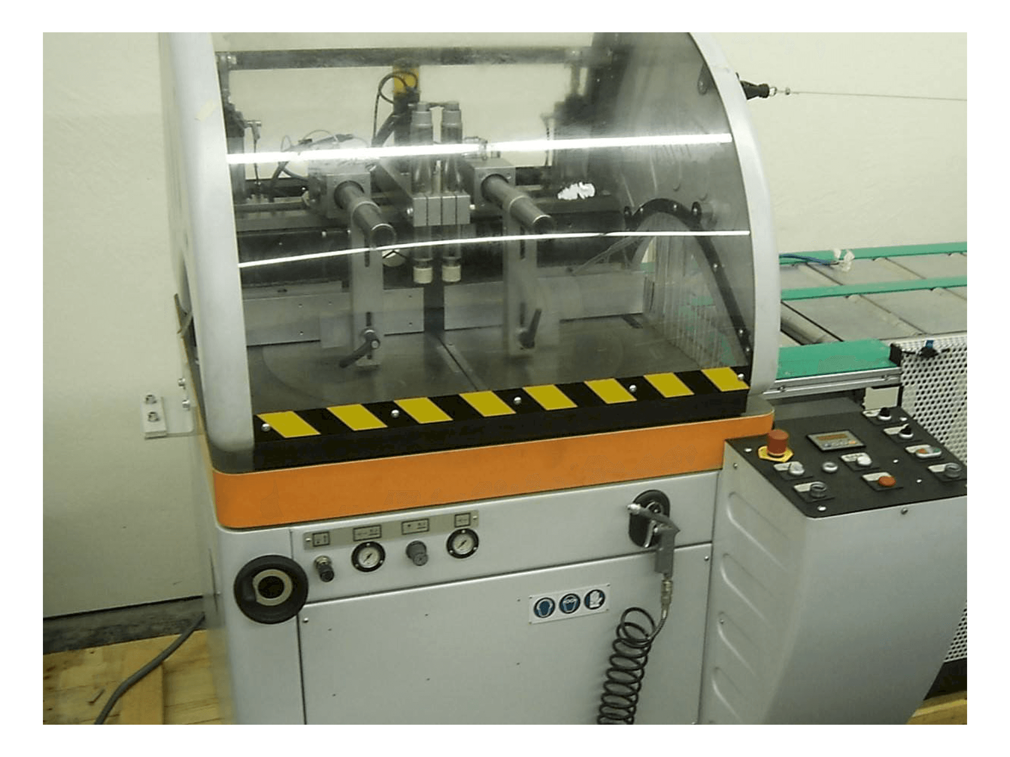 Front view of KASTO alu U 20 machine