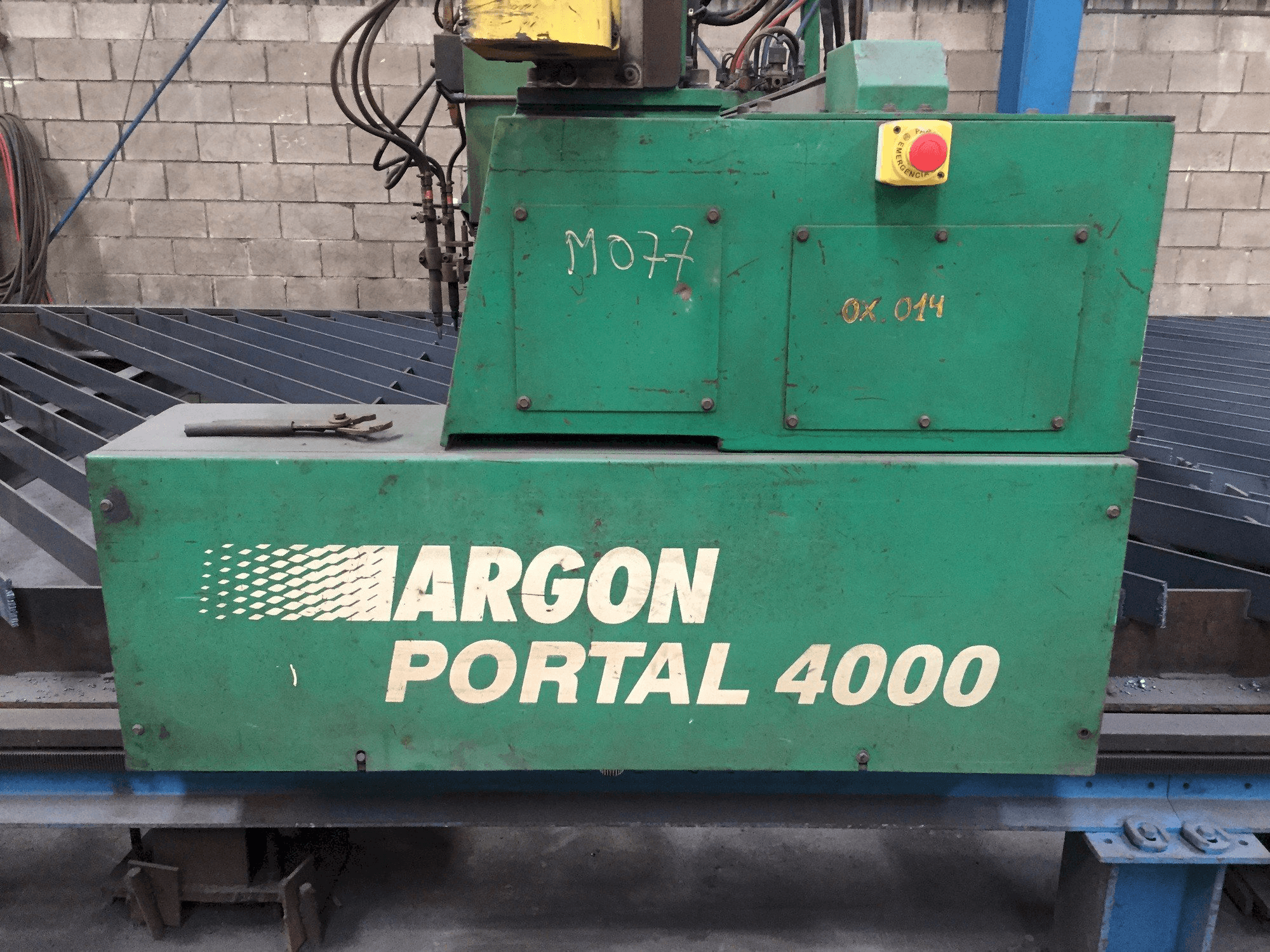 Front view of ARGON PORTAL 4000 machine