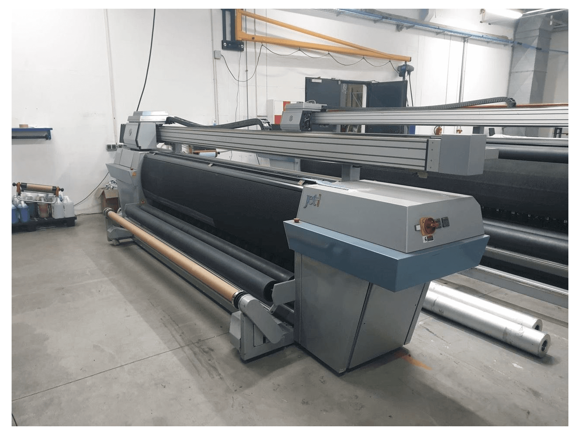 Front view of JETI 3300 machine