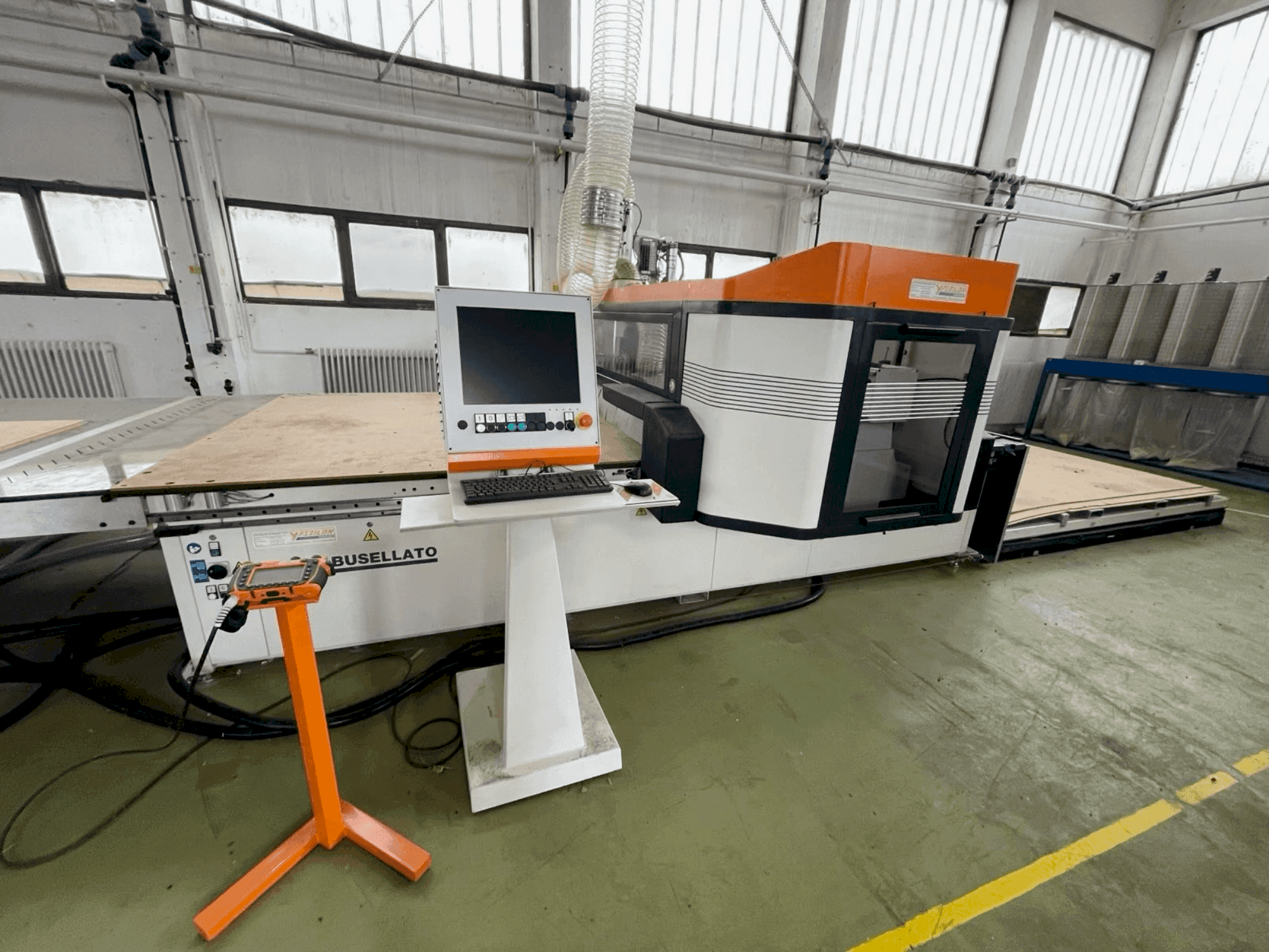 Vista lateral der BUSELLATO Easy Jet 7.10 D AH/119579  Maschine