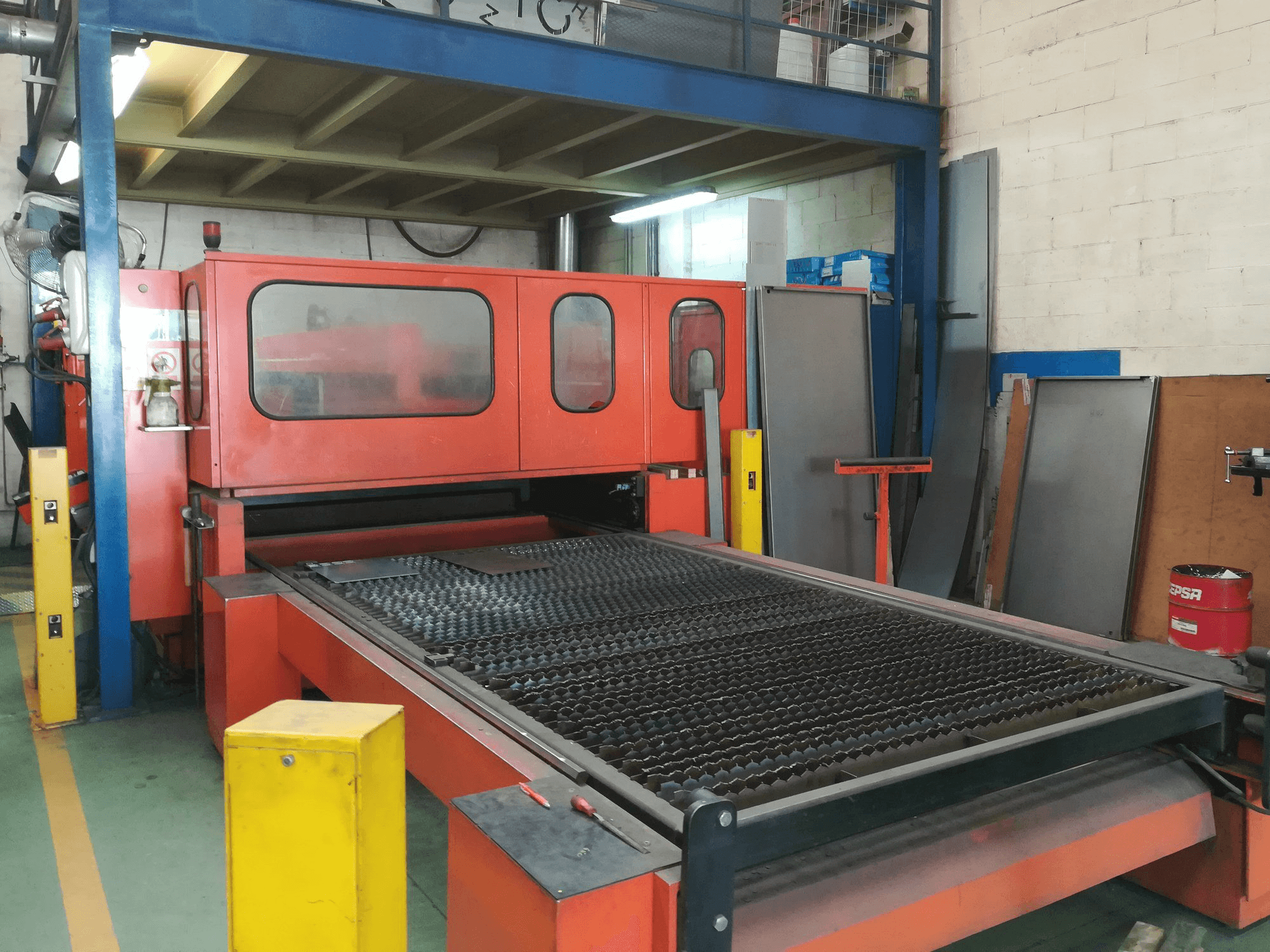 Front view of Bystronic Bystar 3015 machine