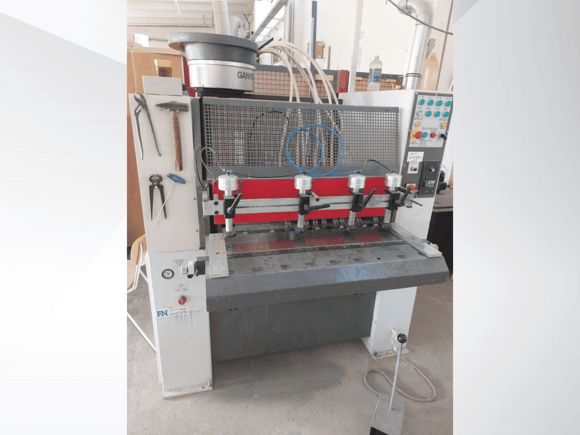 Vista frontal de la máquina GANNOMAT Elite 25