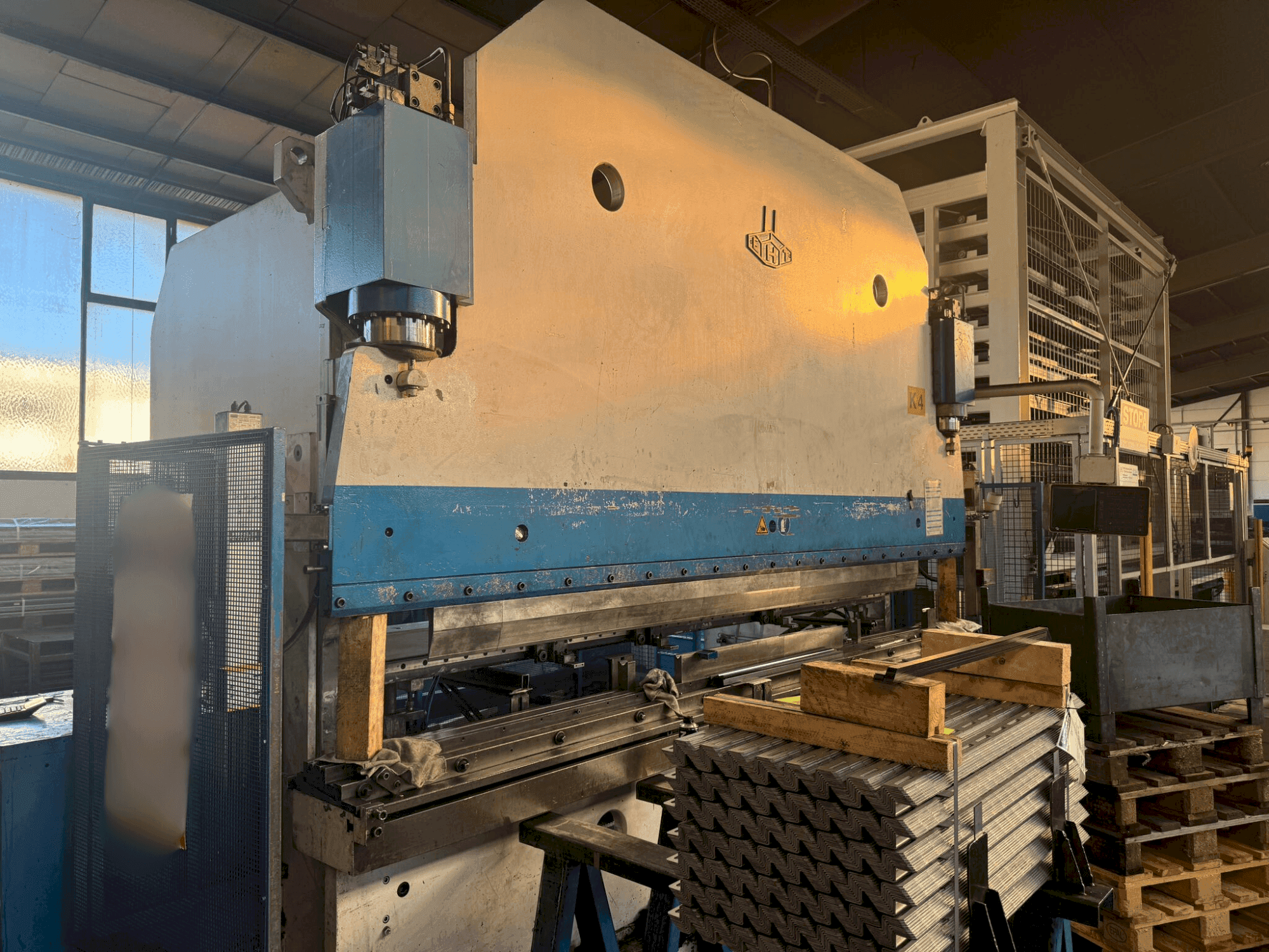 Vista frontal de la máquina EHT EHPS 15-40