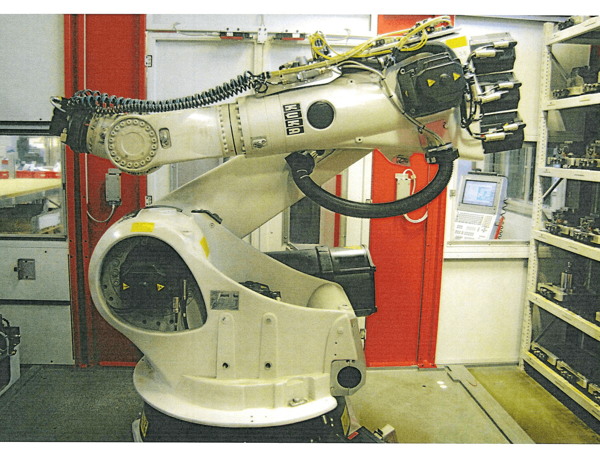 Left side view of KUKA KR 150-2 2000 machine